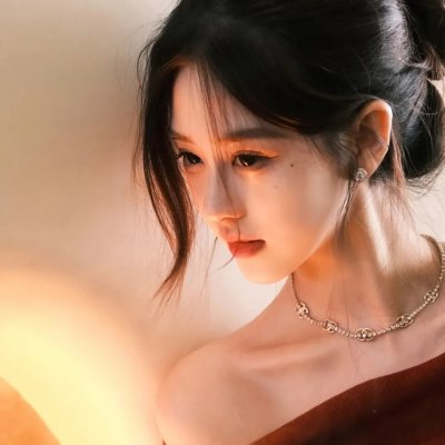 女服务员